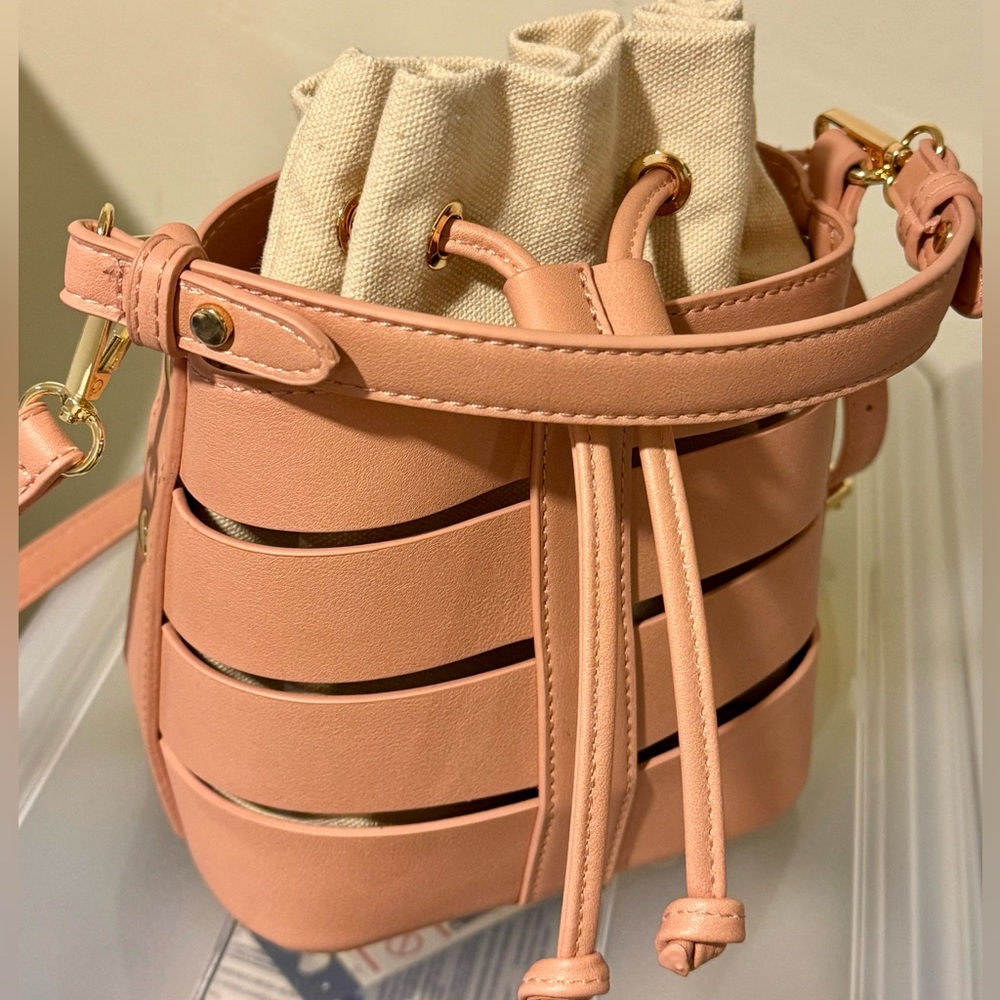 🌸faux leather pink bucket bag